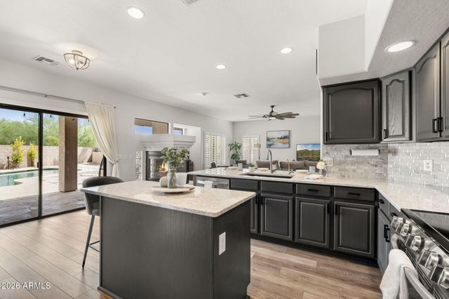2405 W BARBIE Lane, Phoenix, AZ 85085
