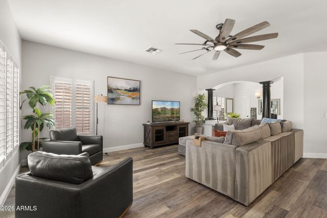 2405 W BARBIE Lane, Phoenix, AZ 85085