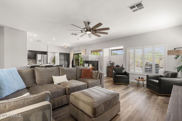 2405 W BARBIE Lane, Phoenix, AZ 85085