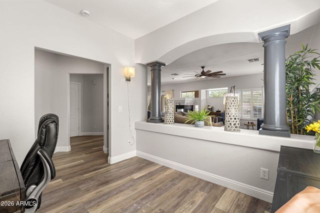 2405 W BARBIE Lane, Phoenix, AZ 85085
