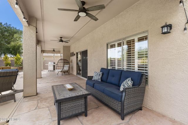 2405 W BARBIE Lane, Phoenix, AZ 85085