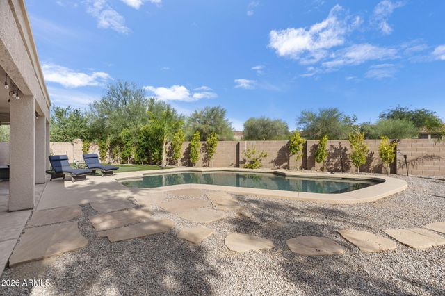 2405 W BARBIE Lane, Phoenix, AZ 85085