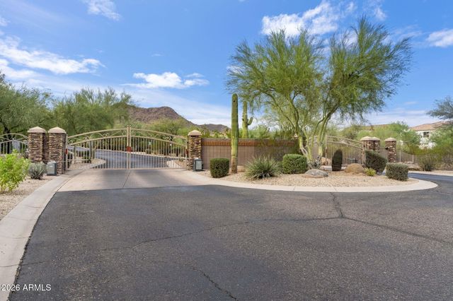 2405 W BARBIE Lane, Phoenix, AZ 85085