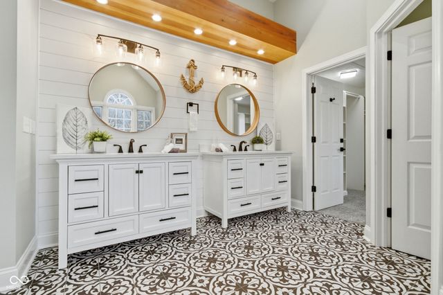 5854 E Fall Creek Parkway North Drive, Indianapolis, IN 46226