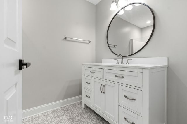 5854 E Fall Creek Parkway North Drive, Indianapolis, IN 46226