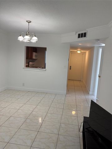 8000 Colony Circle 201, Fort Lauderdale, FL 33321