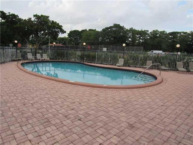 8000 Colony Circle 201, Fort Lauderdale, FL 33321
