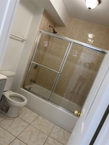 8000 Colony Circle 201, Fort Lauderdale, FL 33321