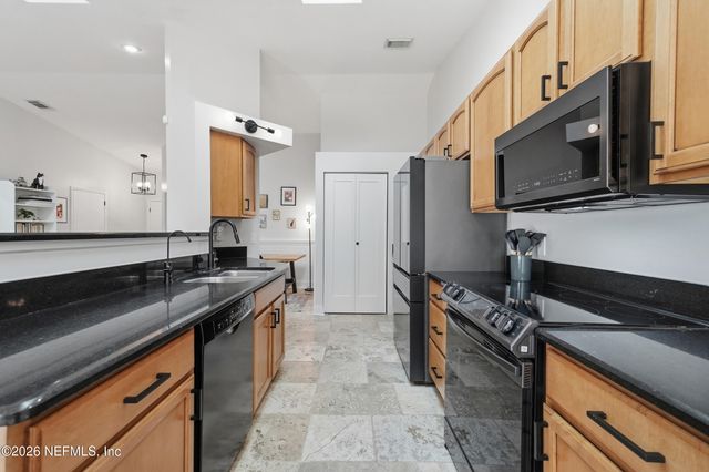 2004 ST MARTINS Drive E, Jacksonville, FL 32246