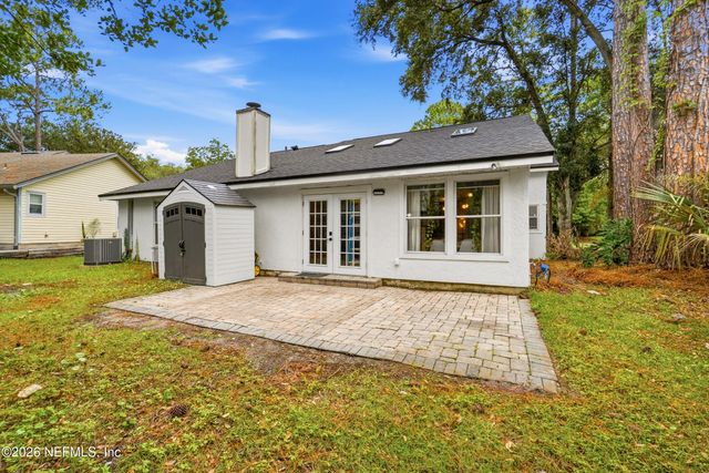 2004 ST MARTINS Drive E, Jacksonville, FL 32246