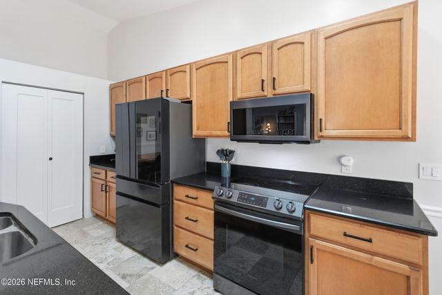 2004 ST MARTINS Drive E, Jacksonville, FL 32246
