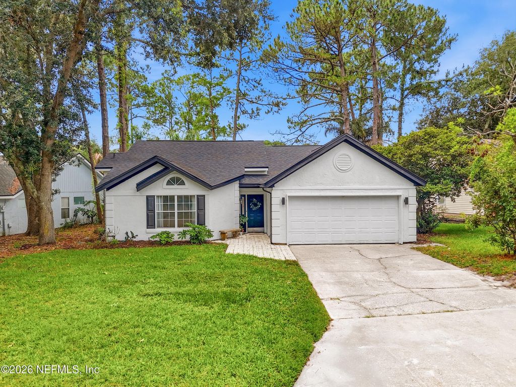 2004 ST MARTINS Drive E, Jacksonville, FL 32246