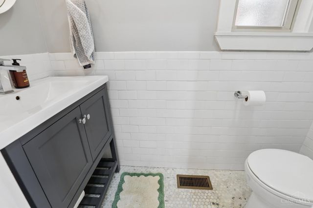 1832 Chase Avenue, Cincinnati, OH 45223
