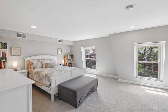 1832 Chase Avenue, Cincinnati, OH 45223