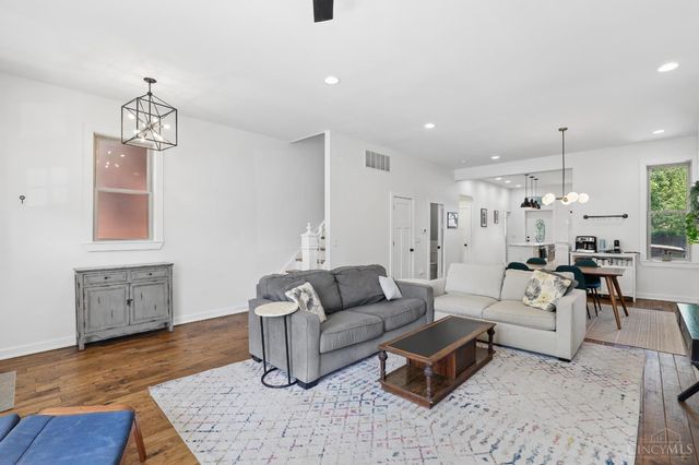 1832 Chase Avenue, Cincinnati, OH 45223