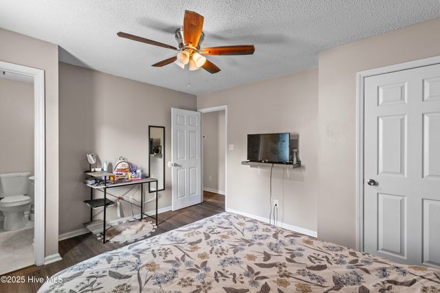 453 Hunting Green Drive, Jacksonville, NC 28546