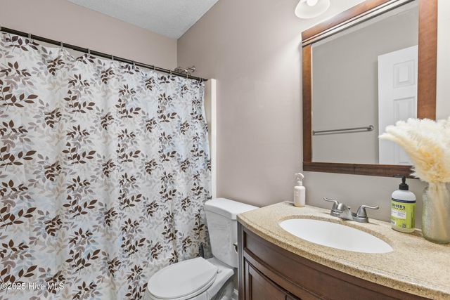453 Hunting Green Drive, Jacksonville, NC 28546