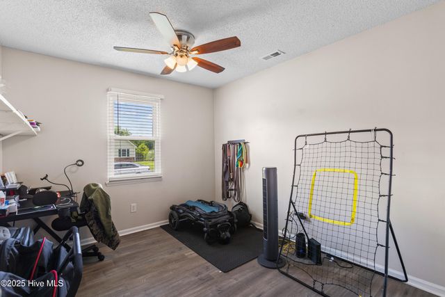 453 Hunting Green Drive, Jacksonville, NC 28546