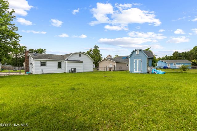 453 Hunting Green Drive, Jacksonville, NC 28546