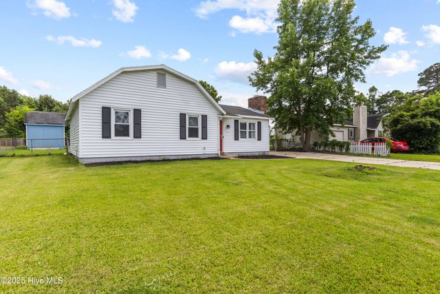 453 Hunting Green Drive, Jacksonville, NC 28546