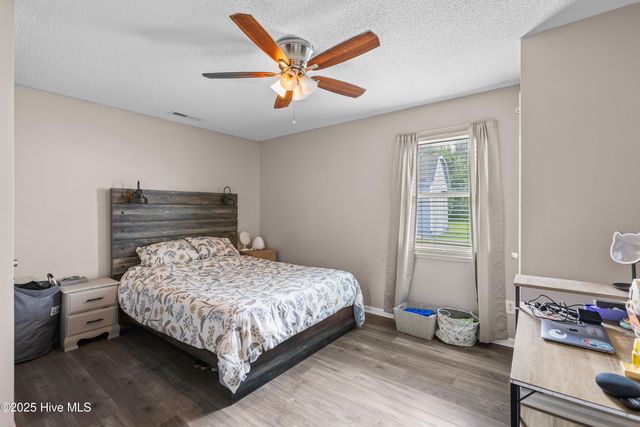 453 Hunting Green Drive, Jacksonville, NC 28546
