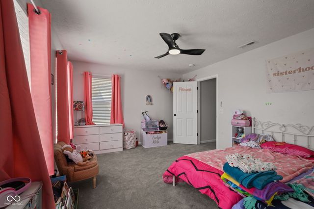 2289 S Moeller Circle, New Palestine, IN 46163