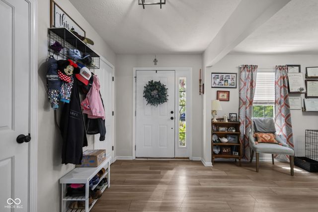 2289 S Moeller Circle, New Palestine, IN 46163
