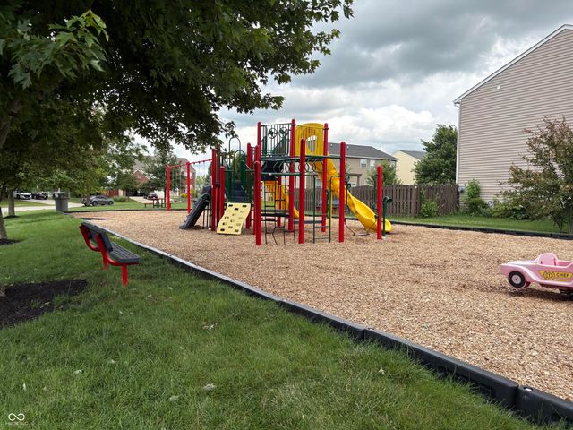 2289 S Moeller Circle, New Palestine, IN 46163