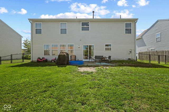 2289 S Moeller Circle, New Palestine, IN 46163