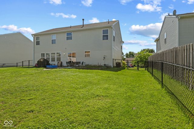 2289 S Moeller Circle, New Palestine, IN 46163