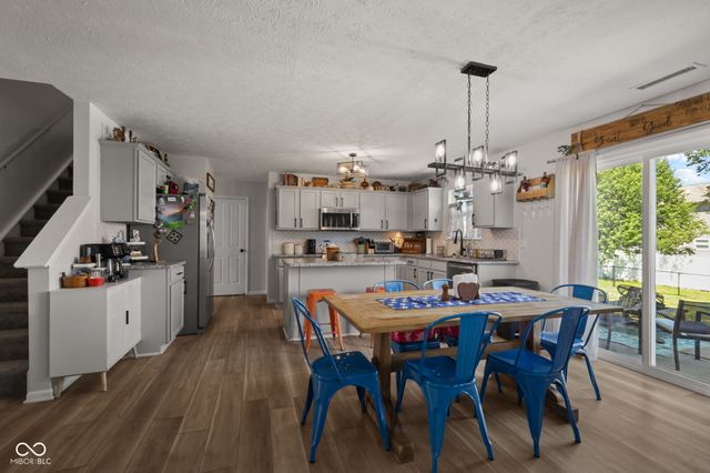 2289 S Moeller Circle, New Palestine, IN 46163