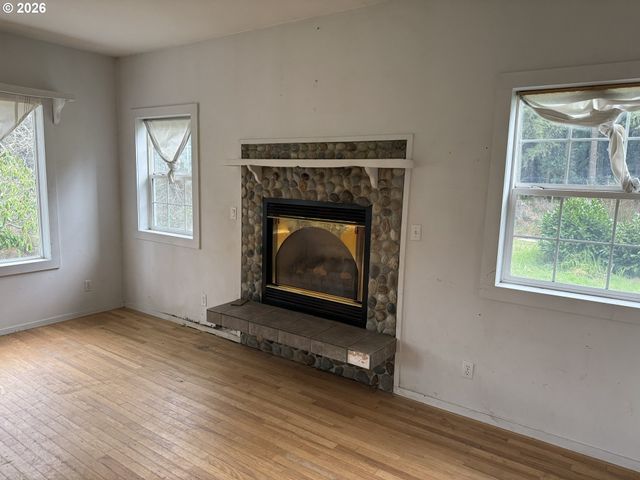 750 5TH St, Gearhart, OR 97138