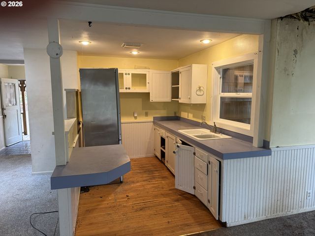 750 5TH St, Gearhart, OR 97138