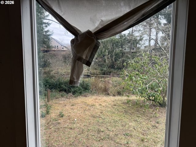 750 5TH St, Gearhart, OR 97138