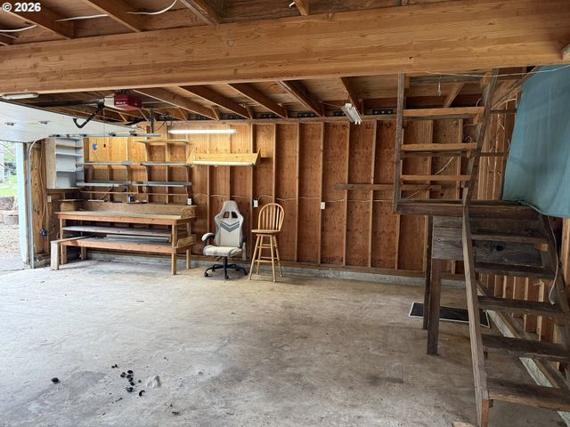 750 5TH St, Gearhart, OR 97138