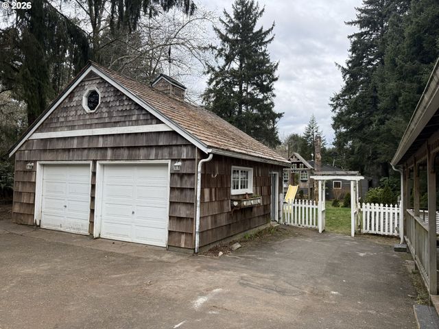 750 5TH St, Gearhart, OR 97138