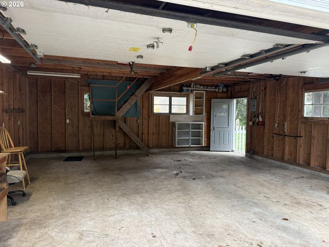 750 5TH St, Gearhart, OR 97138