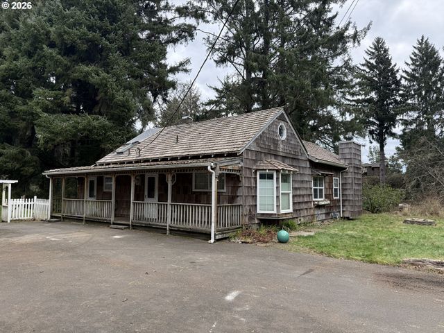 750 5TH St, Gearhart, OR 97138