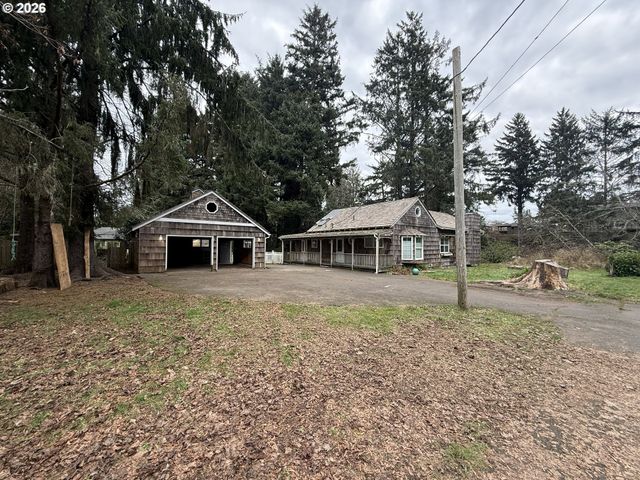 750 5TH St, Gearhart, OR 97138