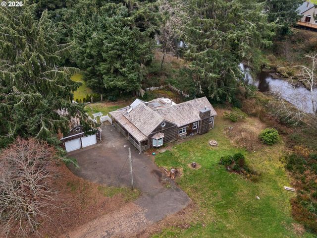 750 5TH St, Gearhart, OR 97138