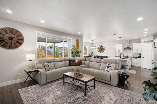 61394 Coachman Way, Bend, OR 97702