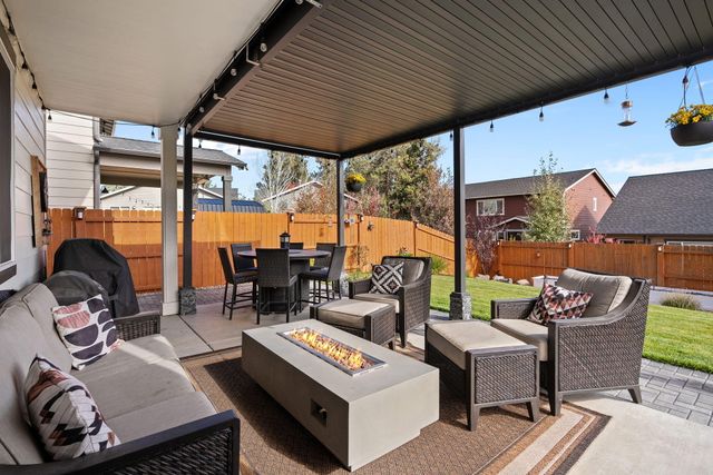 61394 Coachman Way, Bend, OR 97702