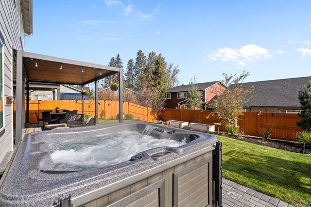 61394 Coachman Way, Bend, OR 97702