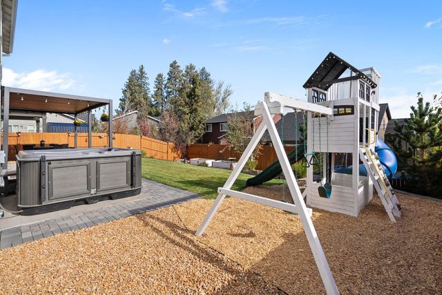 61394 Coachman Way, Bend, OR 97702