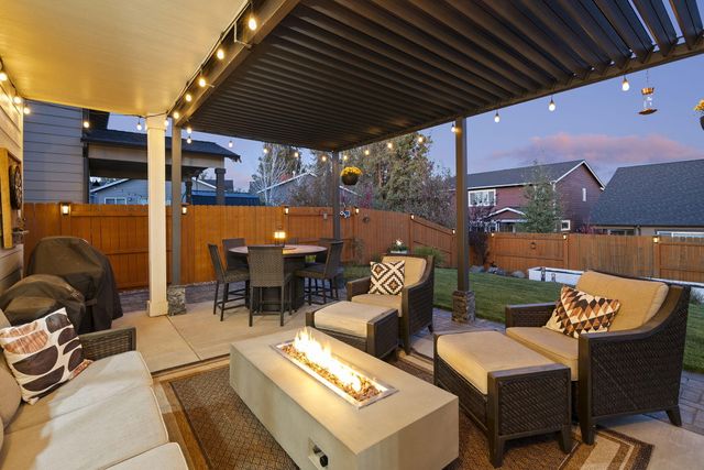 61394 Coachman Way, Bend, OR 97702