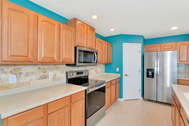 6143 42ND STREET CIRCLE E, Bradenton, FL 34203