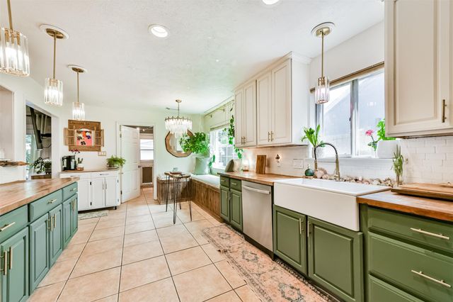 1723 Capstan Road, Houston, TX 77062