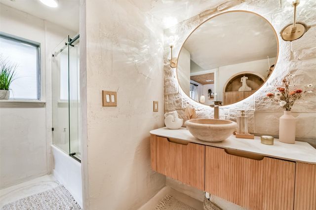 1723 Capstan Road, Houston, TX 77062