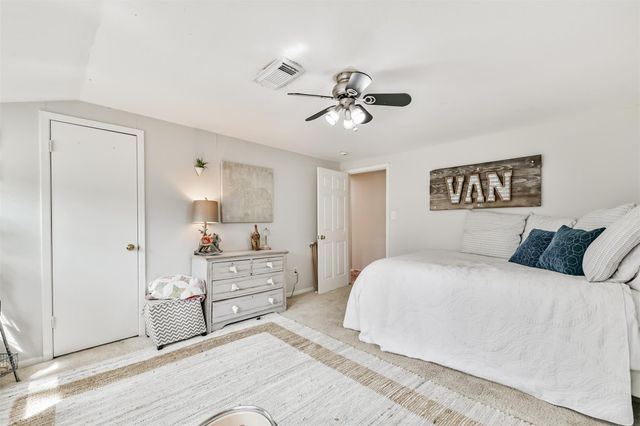 1723 Capstan Road, Houston, TX 77062