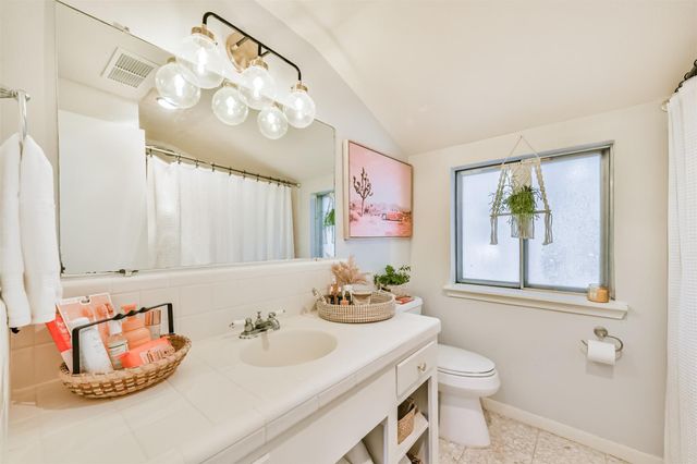 1723 Capstan Road, Houston, TX 77062